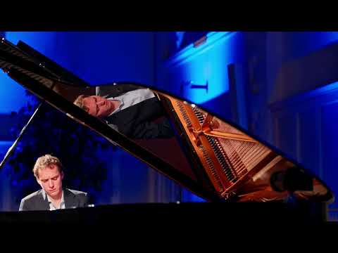 Godowsky - Java Suite by Tobias Borsboom