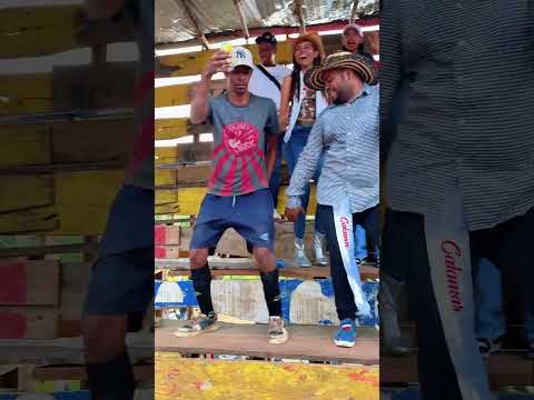 Como lo gozan en las Corralejas de Calamar Bolívar.