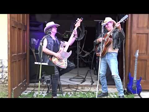 Hangya & Mike Boy - Báječná ženská