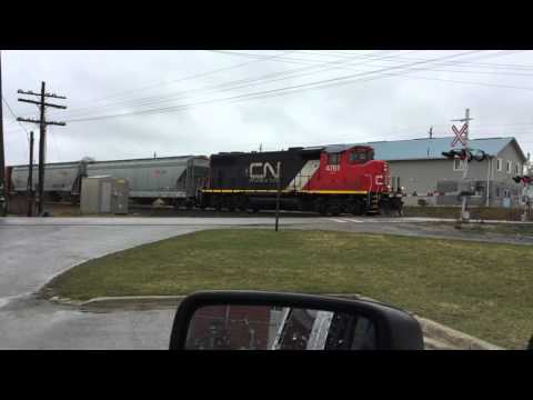 CN L585 eastbound at Mutual Street In Ingersoll on the CN Dundas Sub