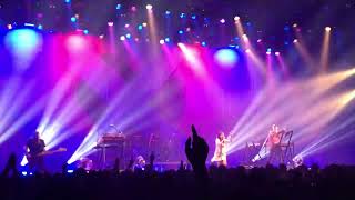 Chvrches - Graves 2019/3/1 Live at TOYOSU PIT | 豊洲ピット [Fan Cam] 