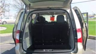 preview picture of video '2011 Chrysler Town & Country Used Cars Racine WI'