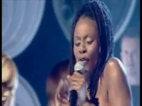 Shèna - The Weekend performance on Top of The Pops in 2004.