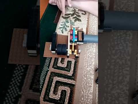 Вакуумный двигатель из лего!