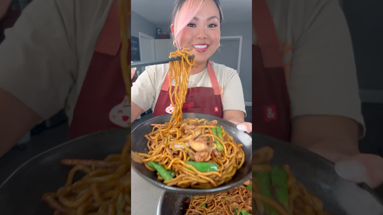 Chicken Pan Fried Noodles #recipe #panfriednoodles #noodles