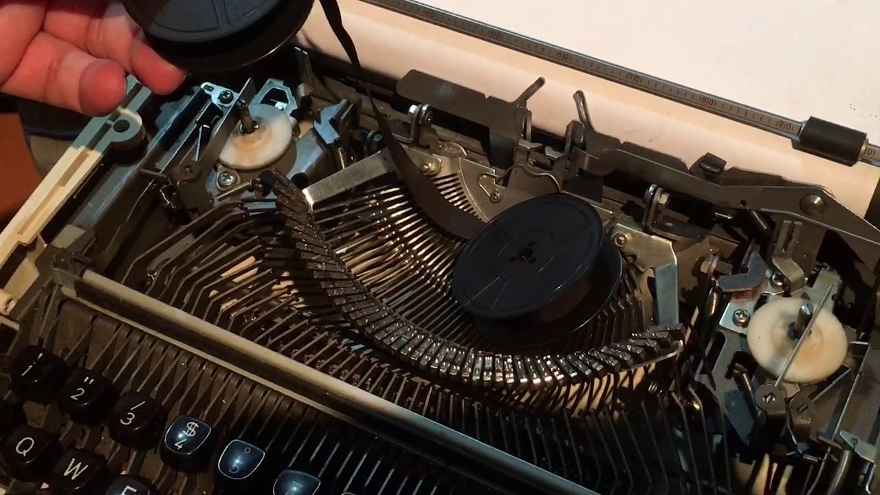 Watch Como cambiar cinta de maquina de escribir mecánica. Now Como cambiar cinta de maquina de escribir mecánica.