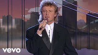 Peter Hofmann - Bridge Over Troubled Water (ZDF Melodien fuer Millionen 07.12.1997) (VOD) video