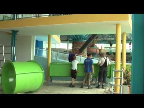 Gestartet: Rutschenaufbau im Lausitzbad - ELSTERWELLE