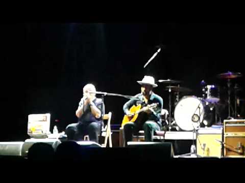 Ben Harper Charlie Musselwhite - PISTOIA BLUES - Perform "You Find Anther Lover"