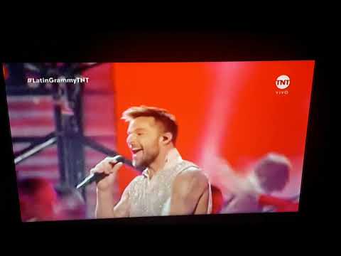 Ricky Martín bad bunny residente Cantalo #LatinGRAMMY