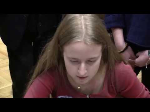 študentky SŠ 1.2.  WFM Stella Sáňková - Veronika Ganzová 1:0