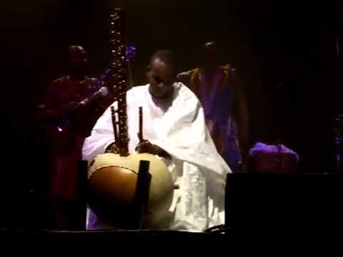 TOUMANI DIABATE & SYMMETRIC ORCHESTRA Live / 20.04.2013 / Gonesse