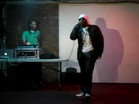 Lynx  unruly in action at Cafe Omar June 2010.MOV