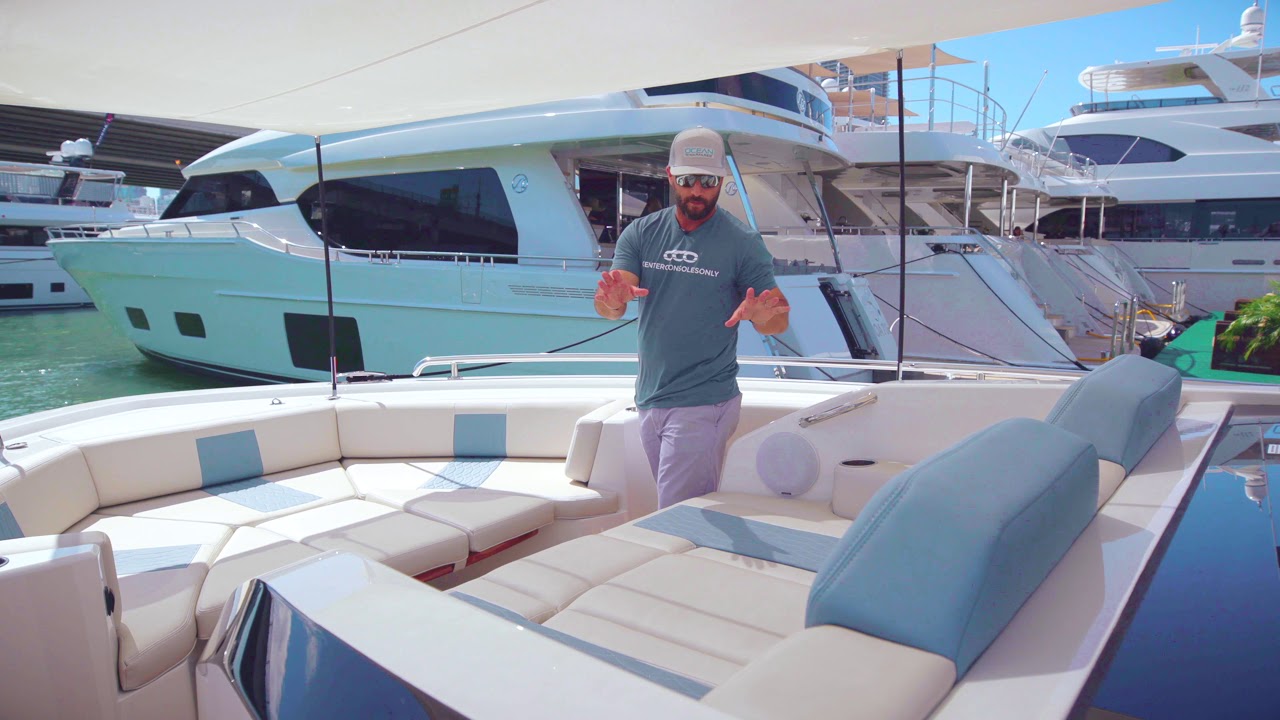 Обзор Ocean Alexander 45 Divergence от издания Center Consoles Only на Miami Yacht Show 2019