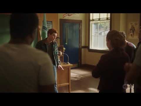Riverdale 5x06 Archie talking with bulldogs about money Toni bring back Vixens and Cheryl find out.