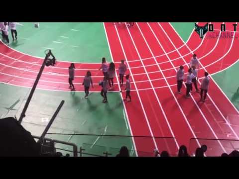TWICE dancing to Windy Day (Oh My Girl) at ISAC 2017