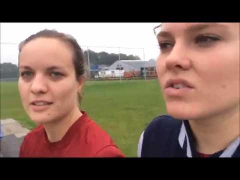 AMVJ'ers vloggen tijdens voetbalwedstrijd