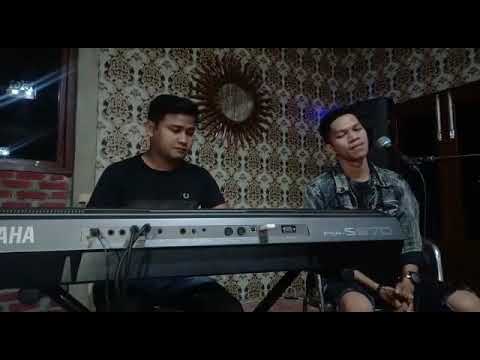 Alfy fandesta LAGU AMBON ||LIVE COVER|| BETA MATI RASA