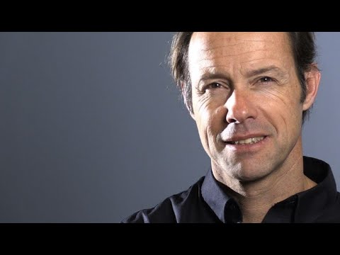 Voile : Thomas Coville, une vie de "caméléon" entre terre et mer | AFP Interview