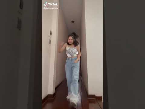 WALK ON DA STREET - Sexy Girl Dance - Đẹp Trai Mà Nhát Gái