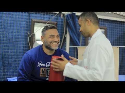 قصة منقذ الدفاع المدني نشأت زنداح في مركز الأطراف الصناعية - غزة