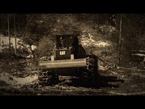 Loren Wirkkla, second-generation owner of Southwest Concrete, shares his thoughts on the new Cat(R) FM528 Forest Machine. With decades of experience in the industry, Loren highlights how the FM528 delivers where it matters most.  He appreciates its narrow transport width, making it ideal for navigating tight roads, along with its impressive fuel efficiency and agility. Loren explains why the FM528 is a great fit for their operation and how it’s setting new standards in productivity and versatility.