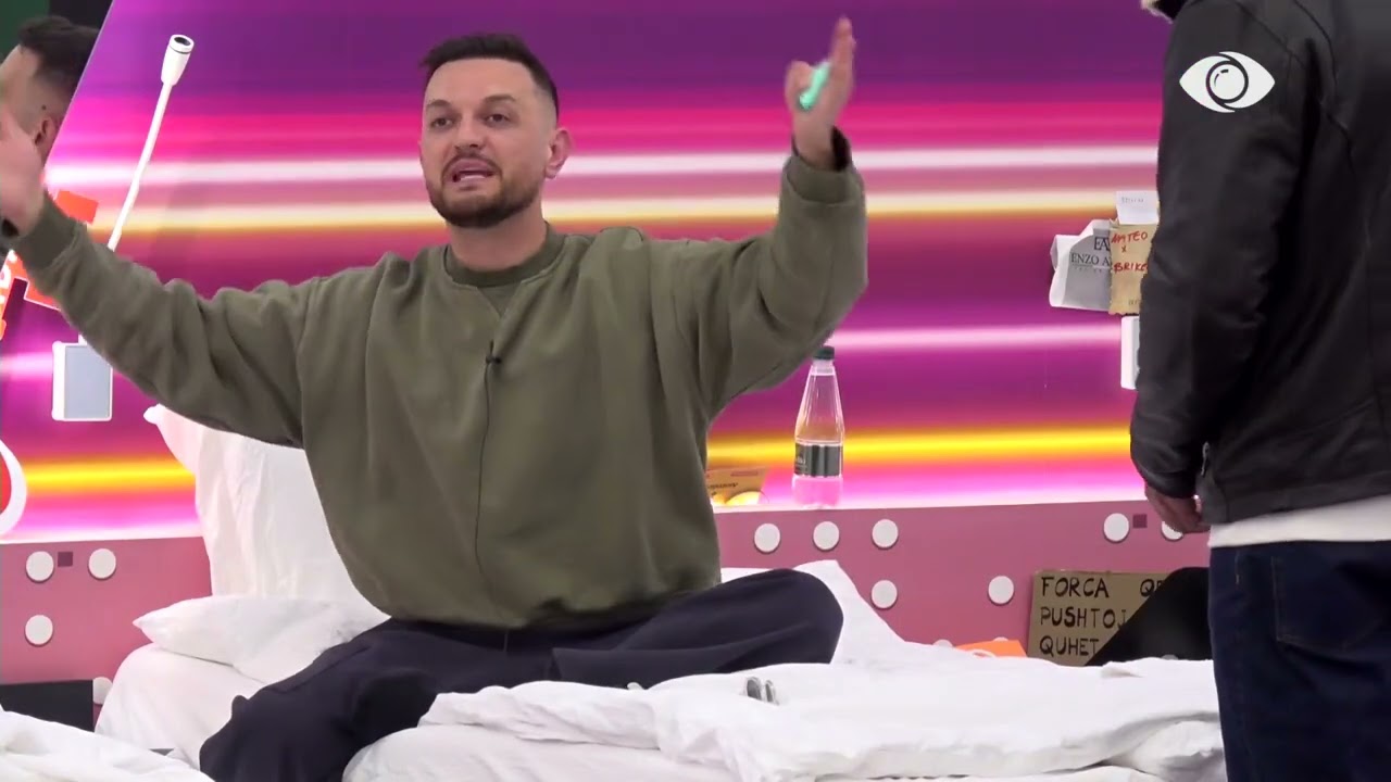 E ke quajtur Selin përdoruese e meshkujve / Vijon diskutimi mes Stenaldos dhe Shëndritit