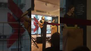 Carmen Consoli : uomini topo , Feltrinelli , Catania