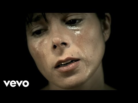 Control Machete, Ely Guerra - De Perros Amores