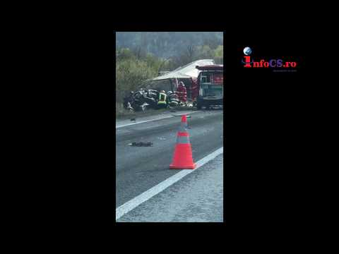 Accident devastator la Domasnea Autoturism versus tir bulgaresc