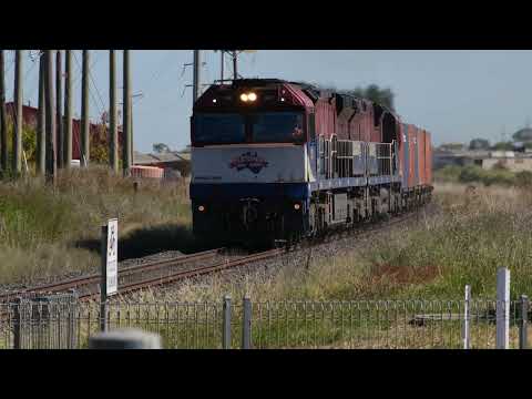 8148 freight FIE002/FIE001 Dubbo Monday 11/4/2022