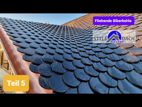 Linke fliehende Biberschwanzkehle an Trapezgaube - Teil 5 - Biberschwanzdach in Leisnig