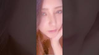 【パンチラ】脚の組み替えの瞬間。