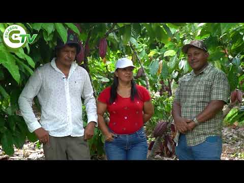 PRODUCTORES DE ESMERALDAS RECIBEN A ESLABÓN DEL AGRO