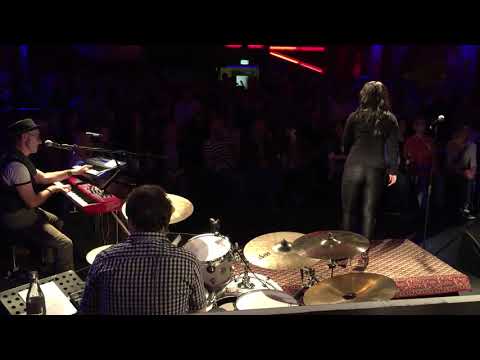 ABtown Houzeband feat.: Deborah Lee