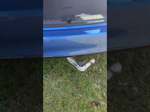 BMW retracting tow bar
