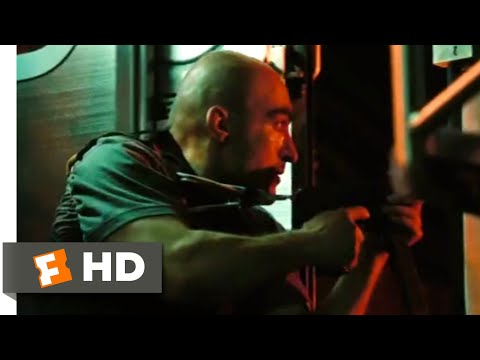 The Taking of Pelham 123 (2009) - 意外襲警場面 (7/10) | 電影剪輯 (The Taking of Pelham 123 (2009) - Accidental Police Assault Scene (7/10) | Movieclips)