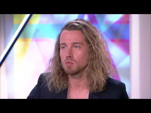 Julien DORÉ ne se considère pas comme féministe mais comme quelqu'un de lucide - Thé ou Café