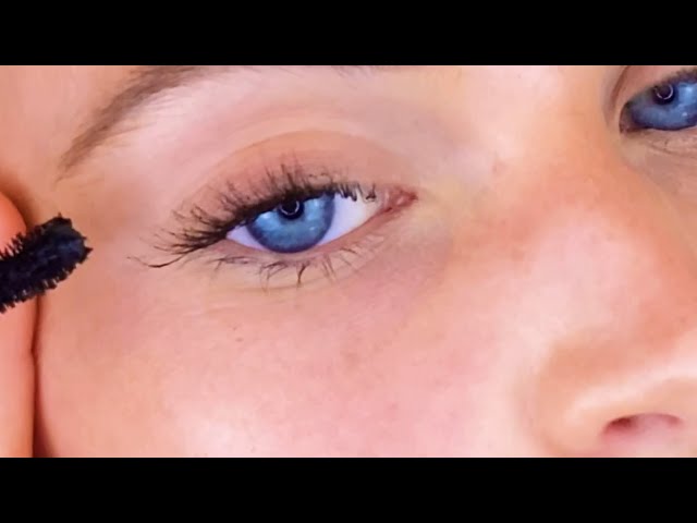 Vídeo relacionado con 3INA MAKEUP - The Scribble and Glow Kit - Set Maquillaje - 24h Eye Stick 532 + Color Lip Glow 254 + 24h Level Up Mascara 900 - Sombra de ojos + Labial + Mascara - Vegan - Cruelty-Free