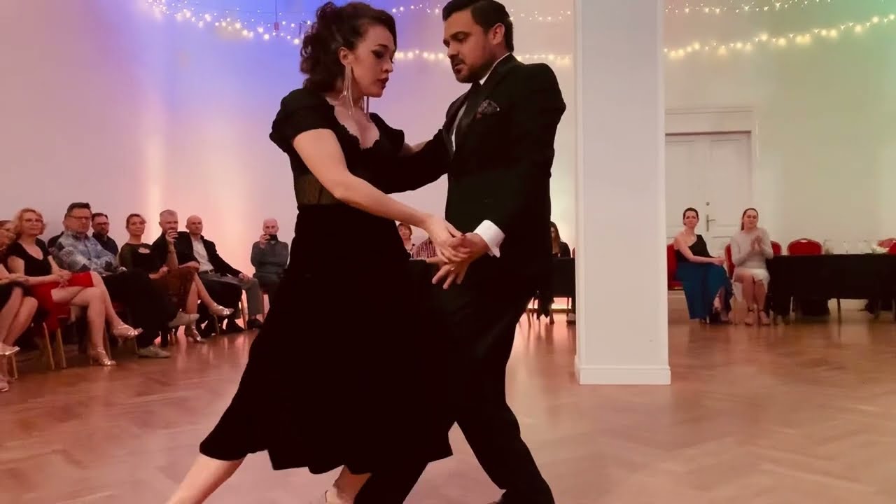 Magdalena Myszka & Ezequiel Mendoza 2/4