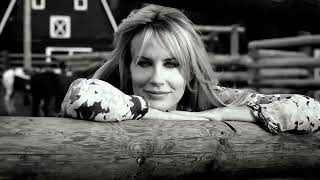 Robbie Williams - Feel (Official Video) [4K Remastered]