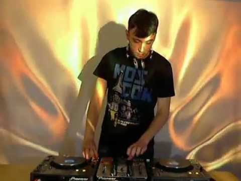 Zajac @ RTS.FM 19.11.2011 - Visuals by Thief