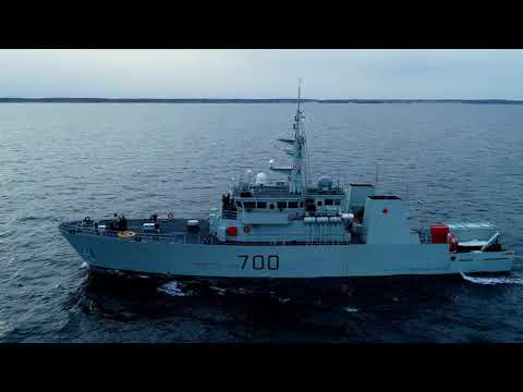 HMCS Kingston - Cape Cod Bay!