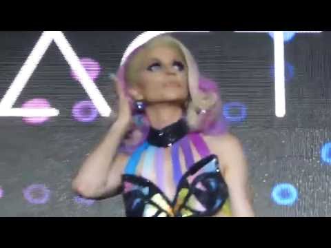 Courtney Act | "RUPAUL'S DRAG RACE" Festa Priscilla - Estudio (06-08-16) FULL HD - BY LEH SANUTY