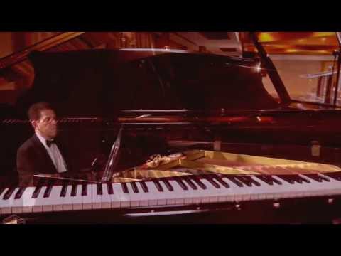 Clair de Lune, Prelúdio (C. Debussy) - Piano: Adilson Garcia