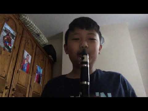 Playing frere jacques on a clarinet