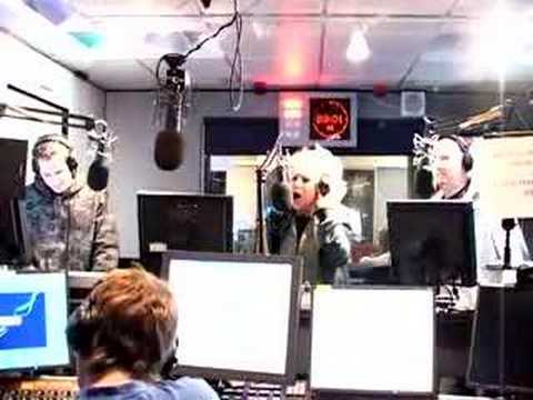 Garage Jams and Clare Evers 1xtra 'SNOWFLAKE' Performance