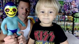 BATHTIME WITH BABY SKELETOR & INDIGO