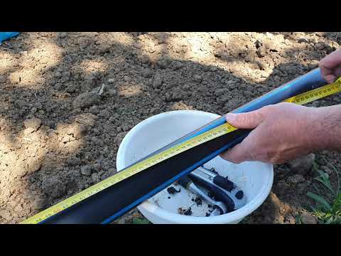 Bušenje magistralne cijevi na sistemu navodnjavanja kap na kap.