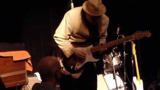 Ronnie Earl and the Broadcasters: Wolf Dance.MP4